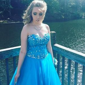 Meet your Posher, Brooke